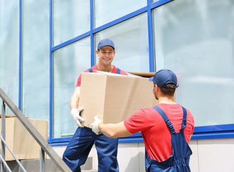 Moving home in Maida Vale with residential street access